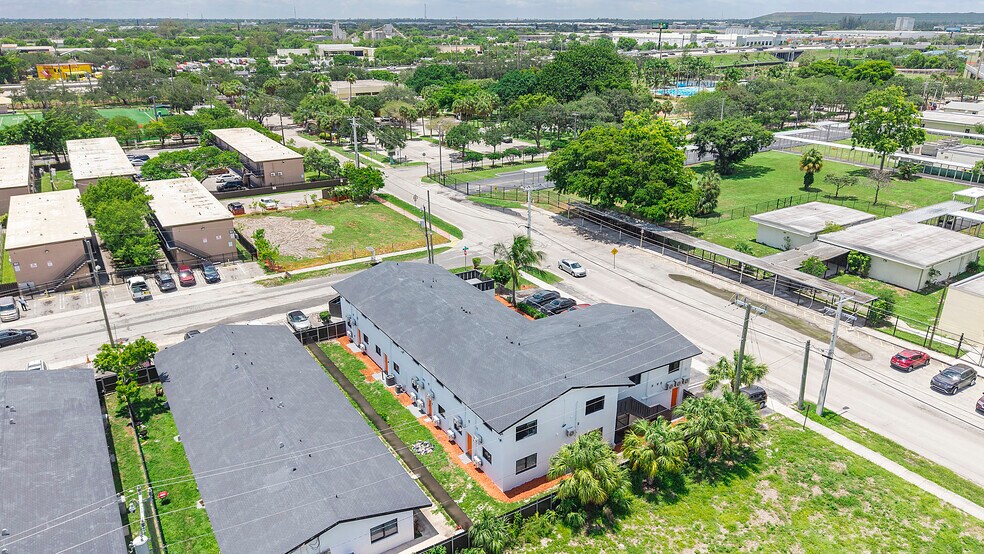 More Photos Of 940 NW 8th Ave, Pompano Beach Apartments For Sale
