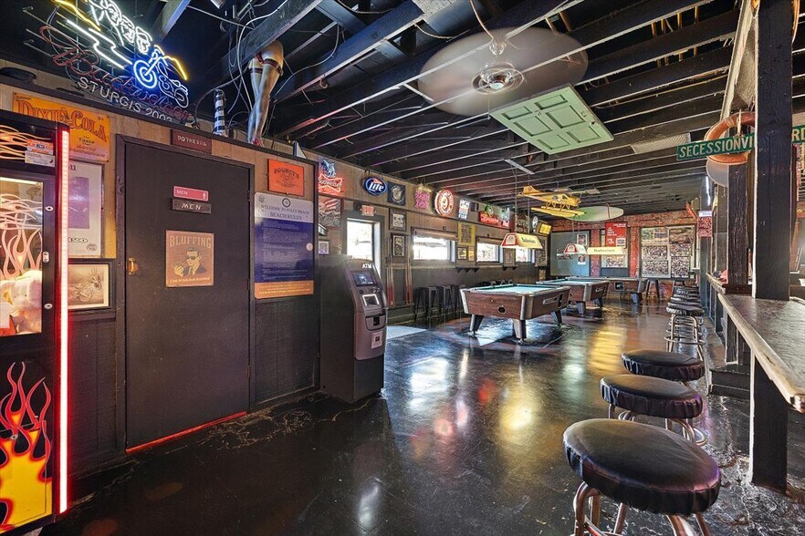 More Photos Of 7 Center st, Folly Beach General Retail For Sale