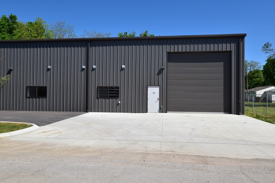 More Photos Of 1409 E 51st St, Chattanooga Warehouse For Lease