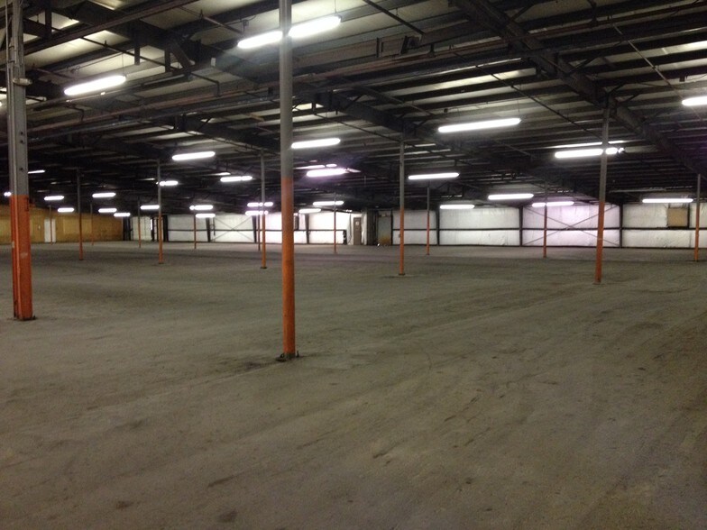 More Photos Of 17074 Lee Hwy, Abingdon Manufacturing For Lease
