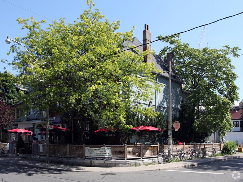 More Photos Of 748 Bathurst St, Toronto Unknown For Lease