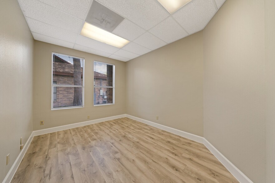 More Photos Of 8627 Cinnamon Creek Dr, San Antonio Office For Sale