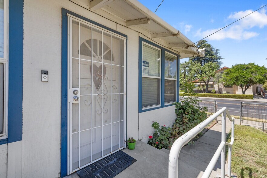 More Photos Of 920 W Main St, Visalia Coworking Space