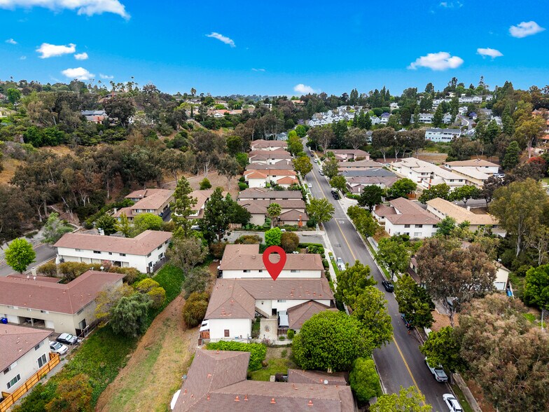 More Photos Of 2139 Via Esmarca, Oceanside Apartments For Sale