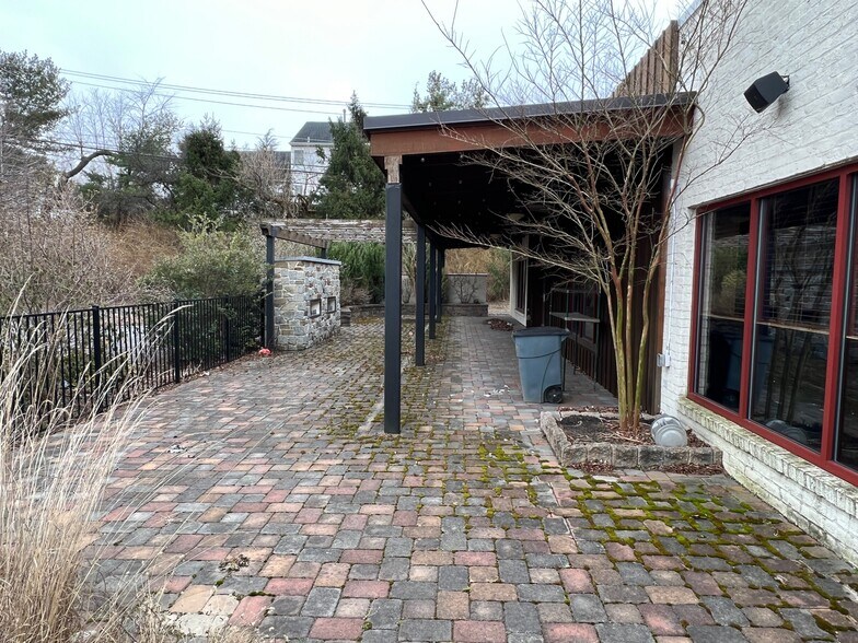 More Photos Of 3750 Hamilton Blvd, Allentown General Retail For Sale