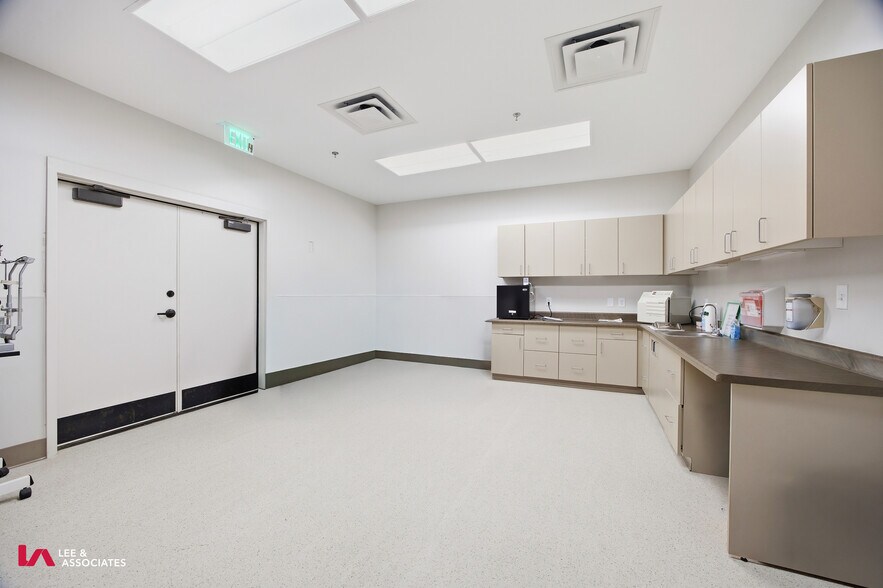 More Photos Of 100 River Pointe Pky, Canton Medical For Lease