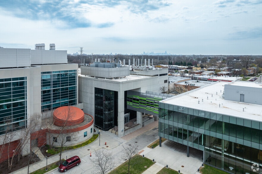 More Photos Of 8025 Lamon Ave, Skokie Office For Sale
