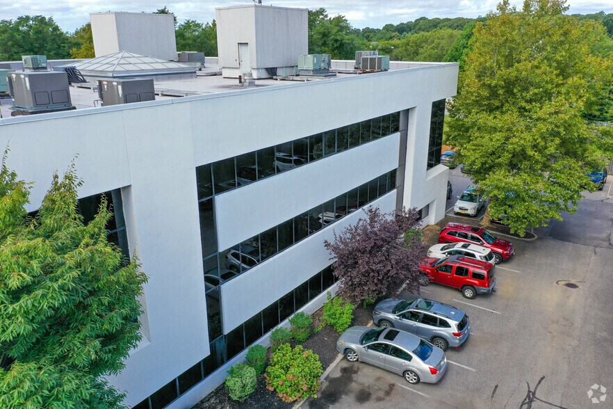More Photos Of 738 Smithtown Byp, Smithtown Office For Lease