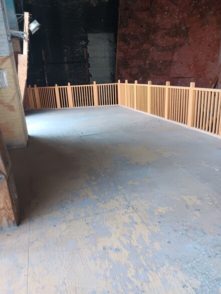 More Photos Of 34 Rapid St, Pontiac Warehouse For Sale