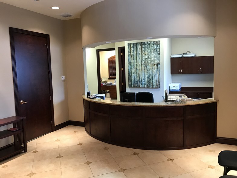 More Photos Of 2121 W 1st St, Fort Myers Office For Lease