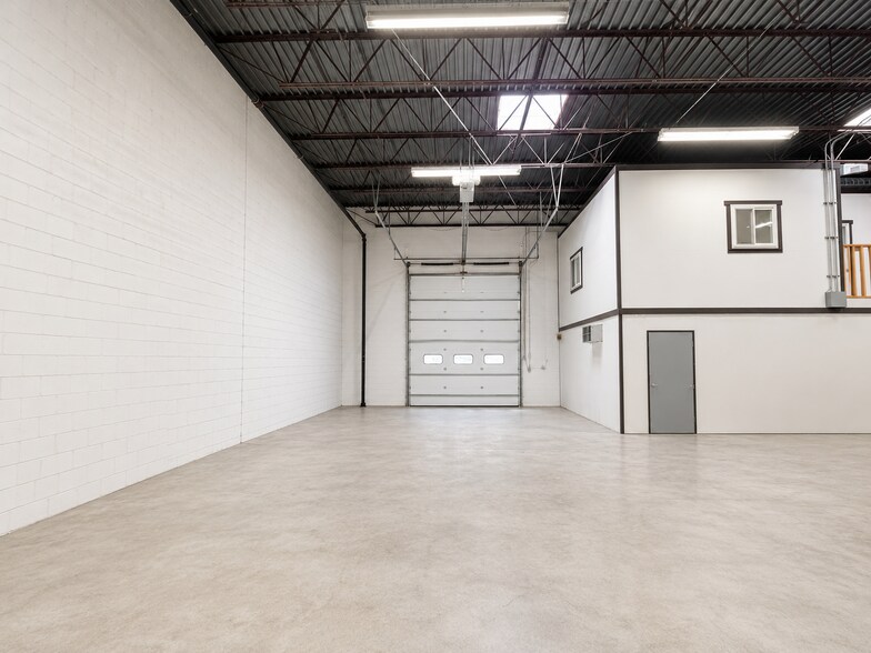 More Photos Of 771 Creek Rd, Bellmawr Distribution For Lease