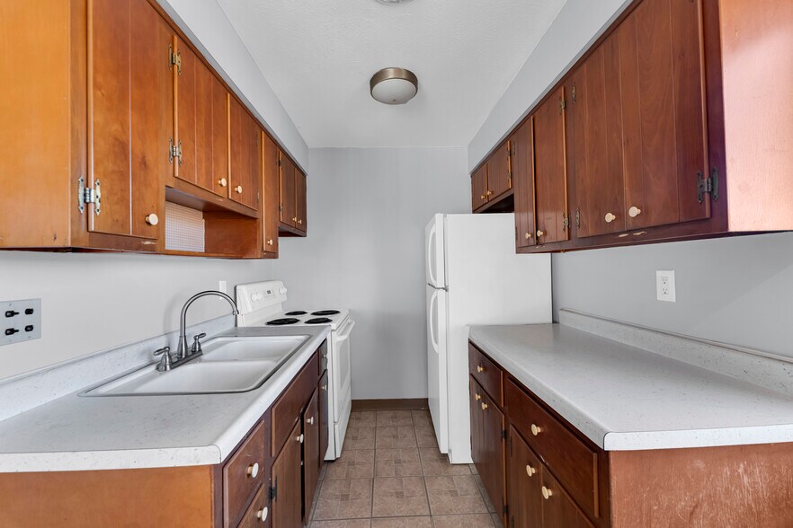 More Photos Of 18809 Bella Dr, Cleveland Apartments For Sale