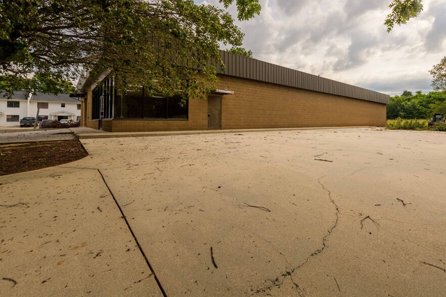 More Photos Of 494 Richardson Rd SE, Calhoun Industrial For Sale