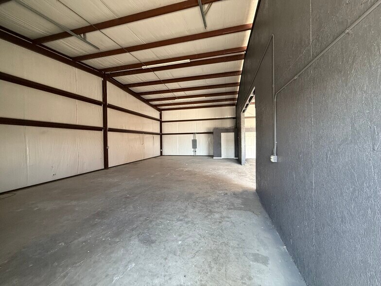 More Photos Of 2653 Blue Mound Rd W, Haslet Warehouse For Lease