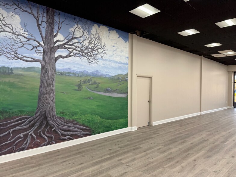 More Photos Of 501-515 Eastern Blvd, Essex General Retail For Lease