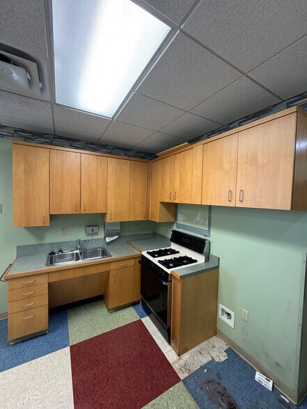 More Photos Of 1239 E 4th Street Rd, Seymour Office For Lease