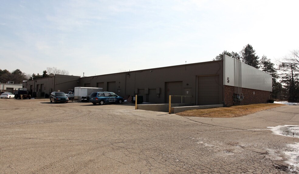 More Photos Of 2231-2243 Star Ct, Rochester Hills Warehouse For Lease