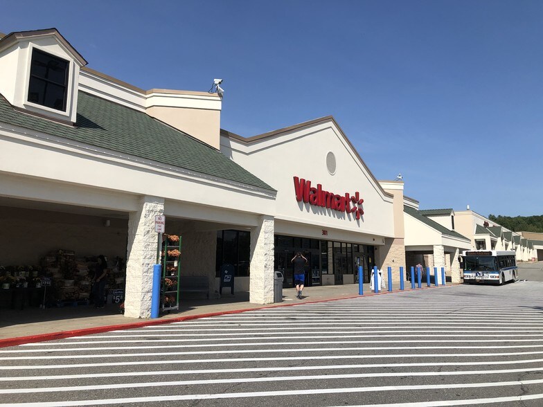 301 Massachusetts Ave, Lunenburg, MA 01462 Retail For Lease