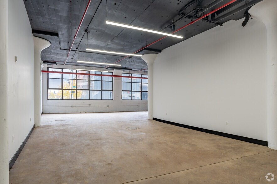 More Photos Of 4 Evergreen Ave, Brooklyn Flex For Sale