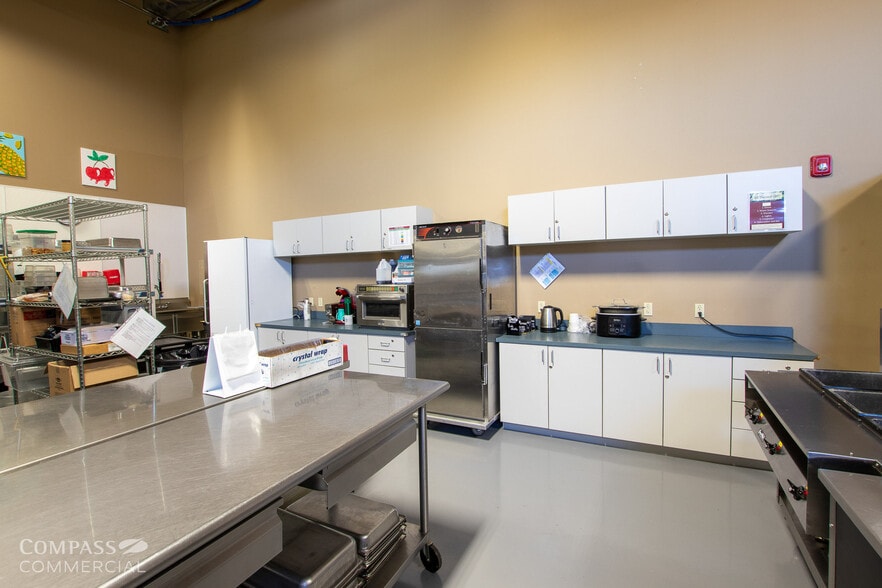 More Photos Of 20730 Brinson Blvd, Bend Industrial For Lease