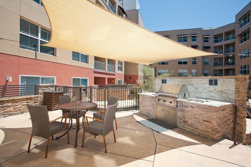 More Photos Of 992-998 4th St, San Rafael Unknown For Lease