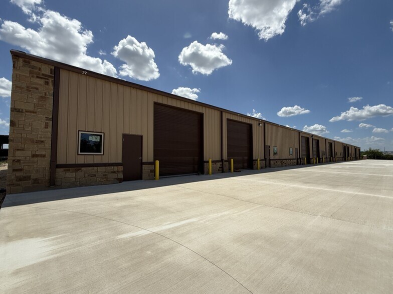 Primary Photo Of 7990 Old Bastrop Rd, New Braunfels Industrial For Lease