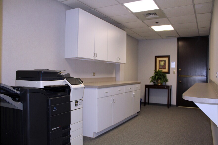 More Photos Of 1320 Tower Rd, Schaumburg Coworking Space