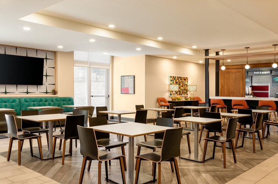 More Photos Of 2901 John Hawkins Pky, Birmingham Hotel For Sale