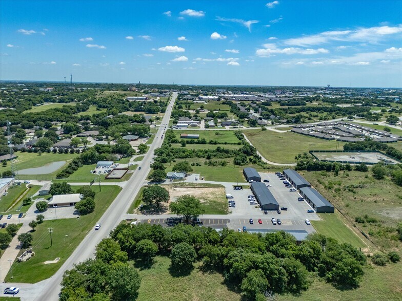 More Photos Of 200-225 West Side Dr, Decatur Light Distribution For Lease