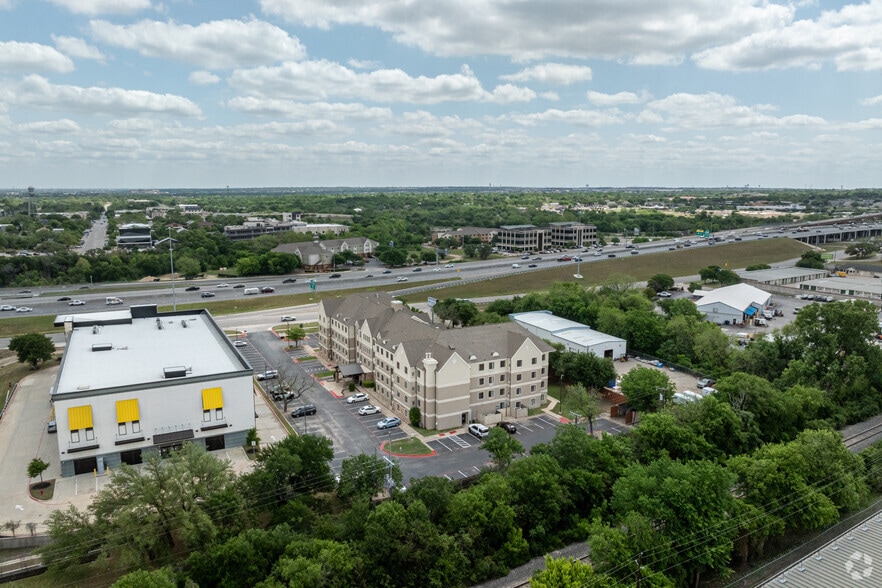 More Photos Of 520 I-35, Round Rock Hotel For Sale