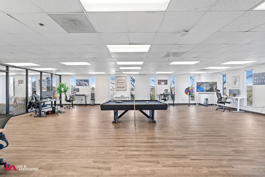 More Photos Of 3301 Buckeye Rd, Atlanta Office For Lease