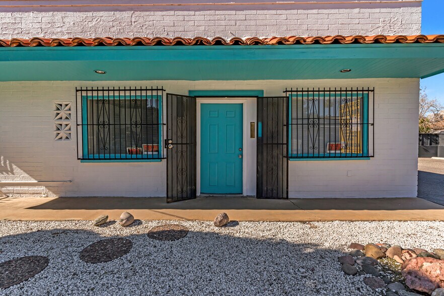 More Photos Of 2901 N Alvernon Way, Tucson Office For Sale