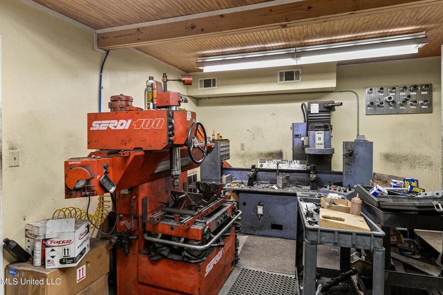 More Photos Of 526 Main St, Bay Saint Louis Warehouse For Sale