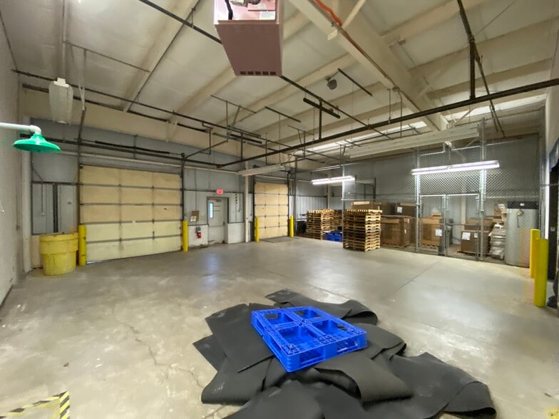 More Photos Of 5160-5168 Blazer Pky, Dublin Warehouse For Lease