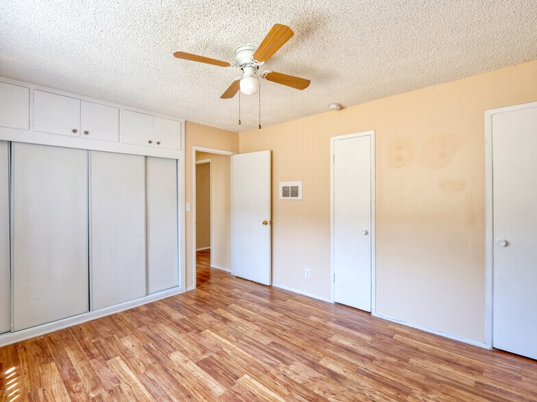 More Photos Of 8520 Sunland Blvd, Sun Valley Apartments For Sale