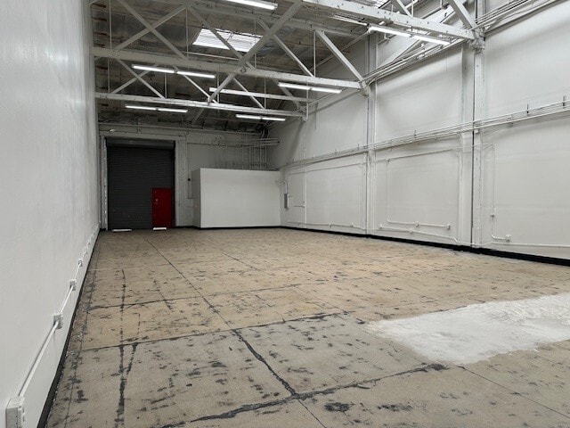 More Photos Of 2001-2031 S Santa Fe Ave, Los Angeles Warehouse For Lease