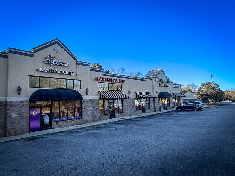 More Photos Of 6880 Douglas Blvd, Douglasville General Retail For Lease