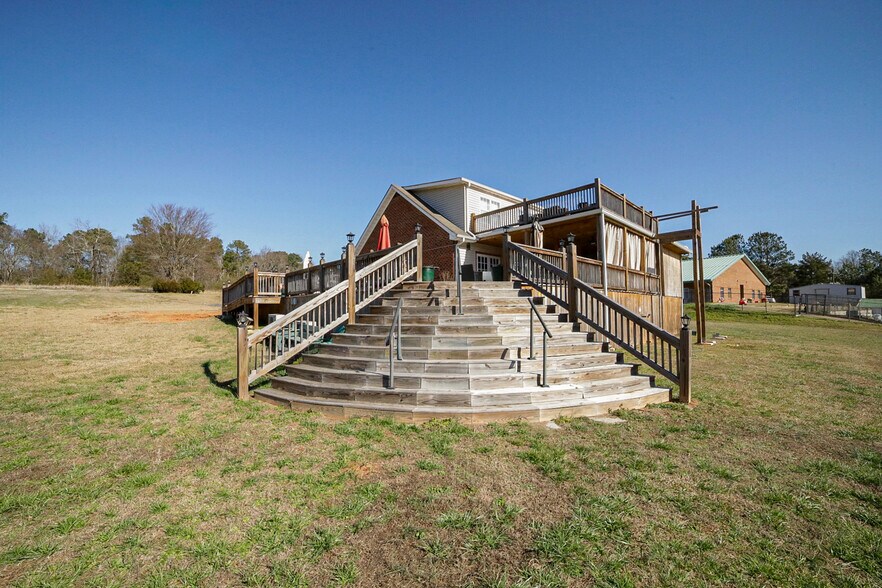 More Photos Of 9 Callaway Dr, Crawford Restaurant For Sale