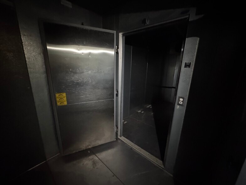 More Photos Of 855 S Broadway, Wind Gap General Retail For Lease