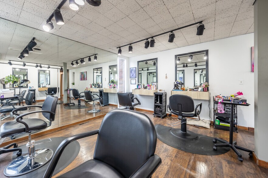 More Photos Of 71 Park Ave, Rochester Medical For Sale