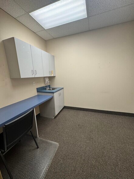 More Photos Of 240 Waterloo St, London Medical For Lease