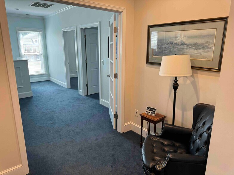 More Photos Of 2602 W Roosevelt Blvd, Monroe Loft Creative Space For Lease