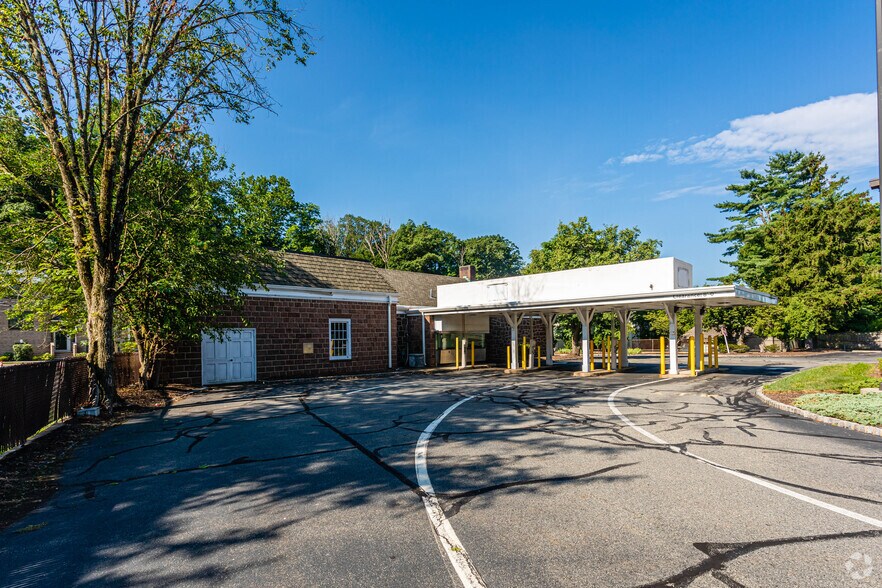 More Photos Of 27 Bloomfield Ave, North Caldwell Medical For Sale