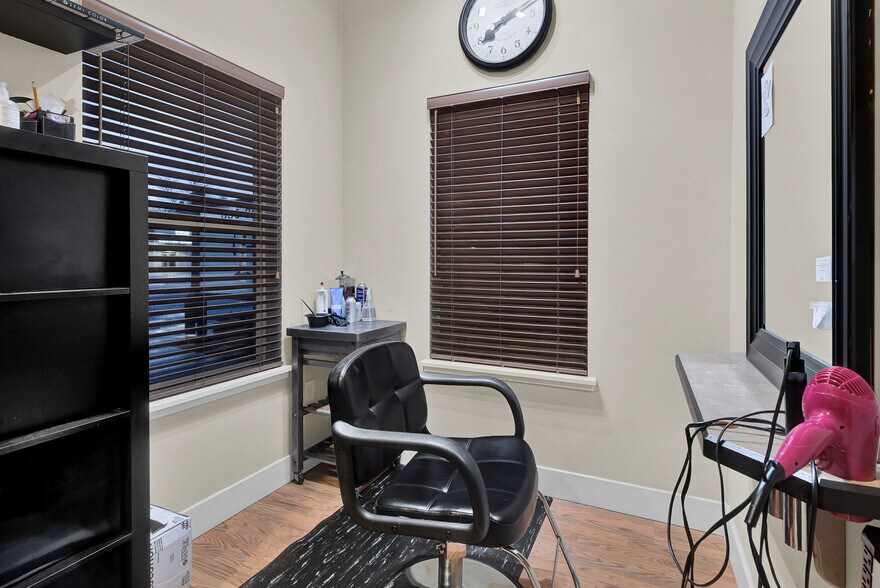 More Photos Of 4029 W State St, Boise Office For Sale
