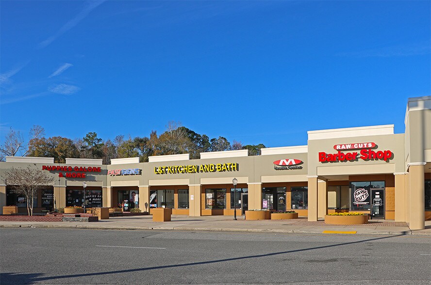 More Photos Of 8102 Blanding Blvd, Jacksonville Unknown For Lease