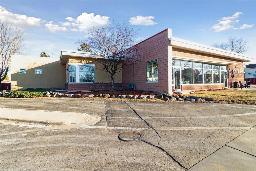 Primary Photo Of 305-307 S Main St, Verona Freestanding For Sale