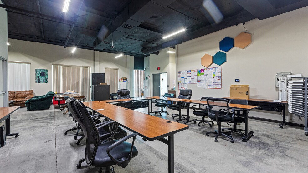 More Photos Of 1945 W 9th St, Upland Loft Creative Space For Sale