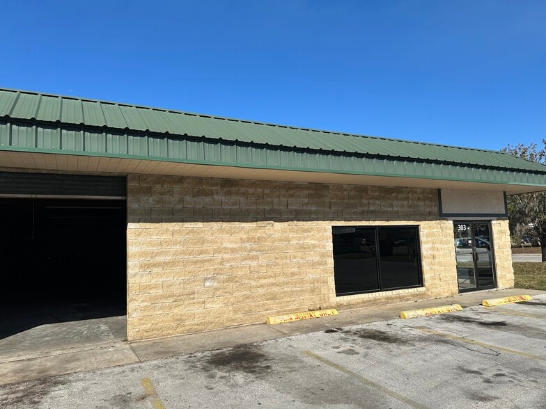 More Photos Of 1706 N Magnolia Ave, Ocala Storefront For Sale