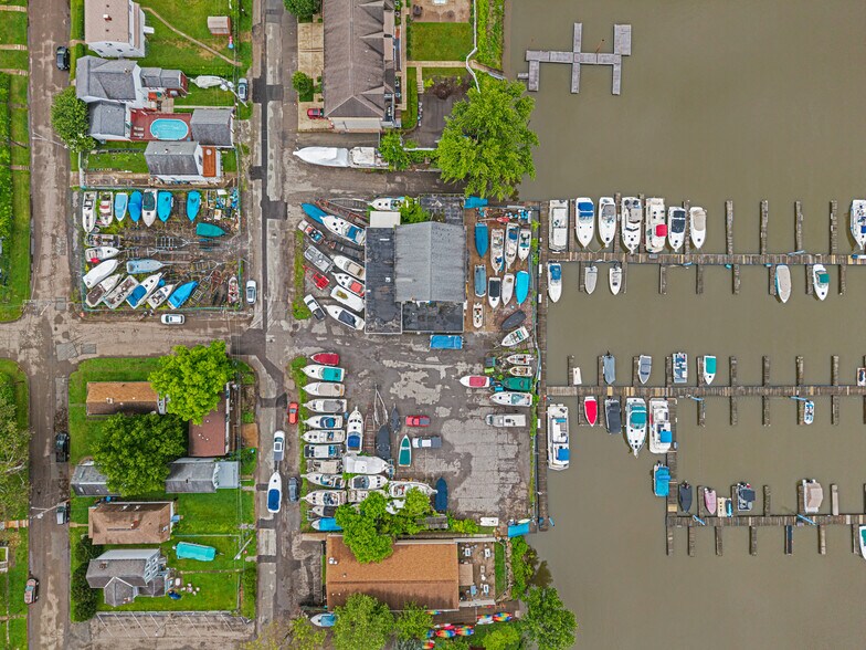 More Photos Of 228 Arch St, Verona Marina For Sale