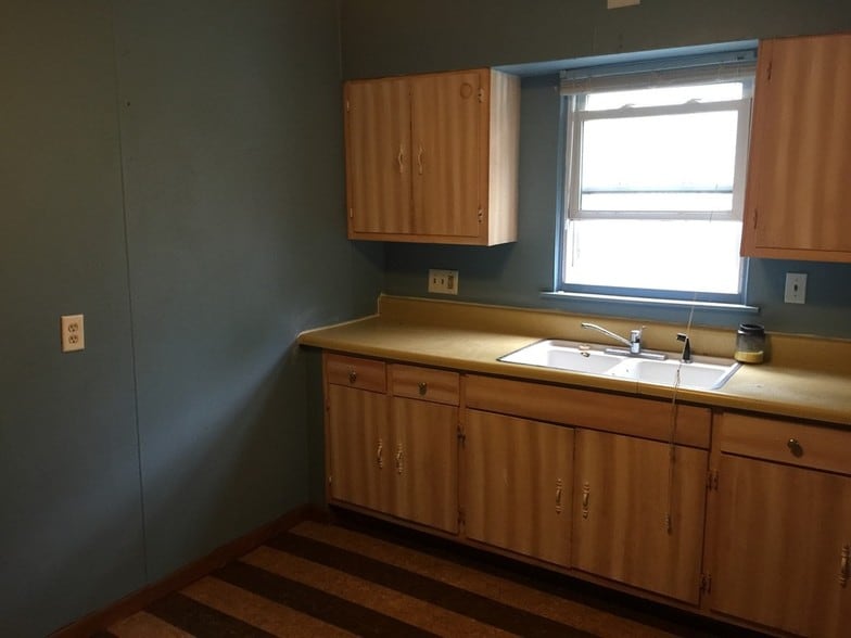 More Photos Of 131 Hobbs Ave, Joliet Apartments For Sale